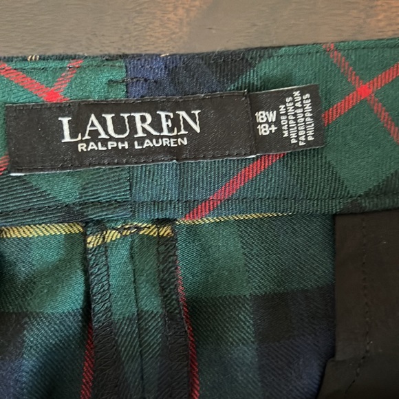 LAUREN Ralph Lauren Plus Size Plaid Pleated Twill Ankle Pants - Picture 10 of 14